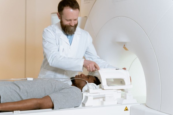기억 재고정 fMRI 뇌 스캔